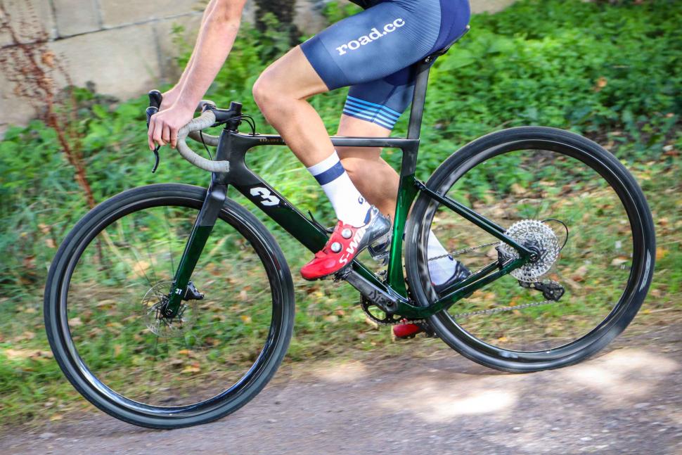2022 3T Exploro Racemax Ekar 1x13 - riding 2.jpg