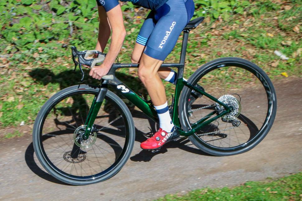 2022 3T Exploro Racemax Ekar 1x13 - riding 4.jpg