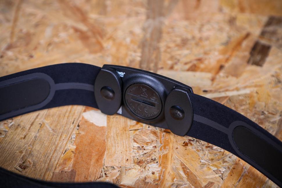 2022 4iiii Viiiiva Heart Rate Monitor - on strap back.jpg