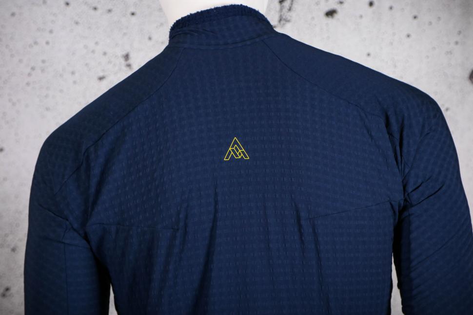 2022 7mesh Mens Seton Jersey - shoulders.jpg