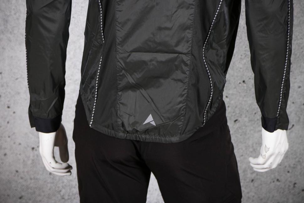 2022 Altura Airstream Men's Windproof Jacket - tail.jpg