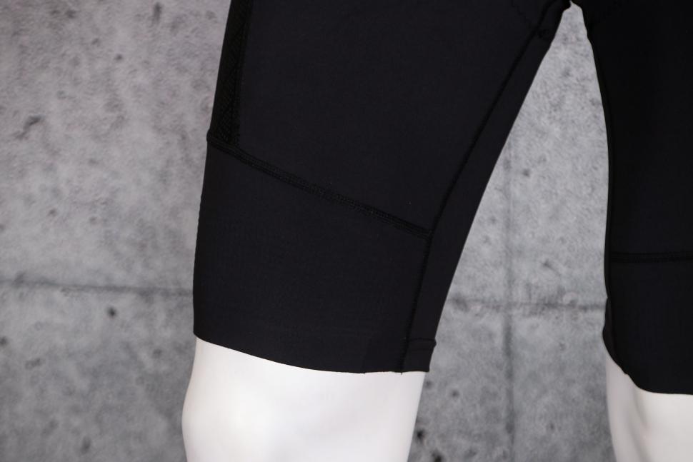 2022 Altura Endurance Men's Cycling Bib Shorts - cuff.jpg
