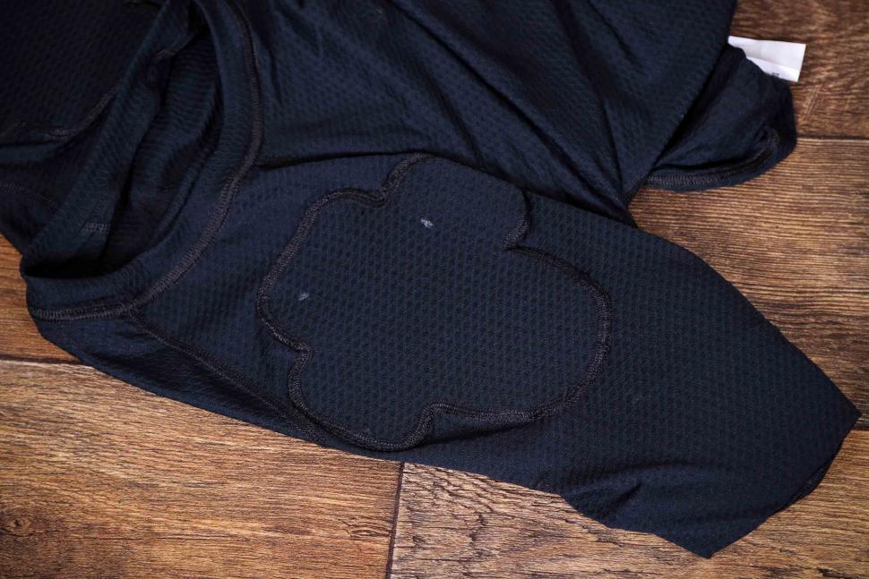 2022 ArmaUrto Impact Pro Base Layer - padding inside 1.jpg
