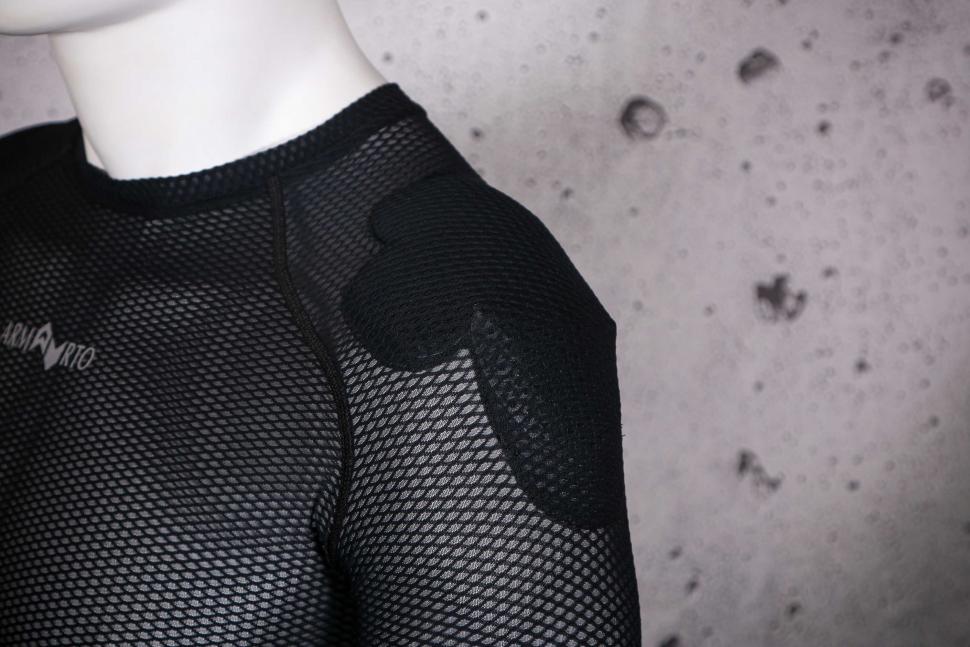 2022 ArmaUrto Impact Pro Base Layer - shoulder padding 2.jpg