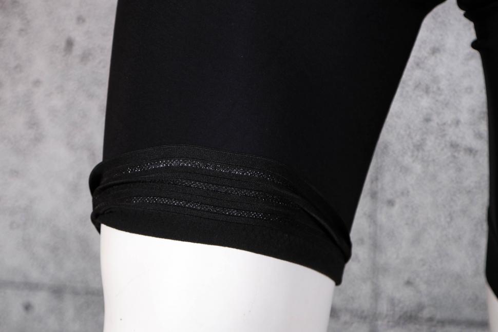 2022 Assos Equipe RS Spring Fall Bib Shorts S9 - cuff gripper.jpg