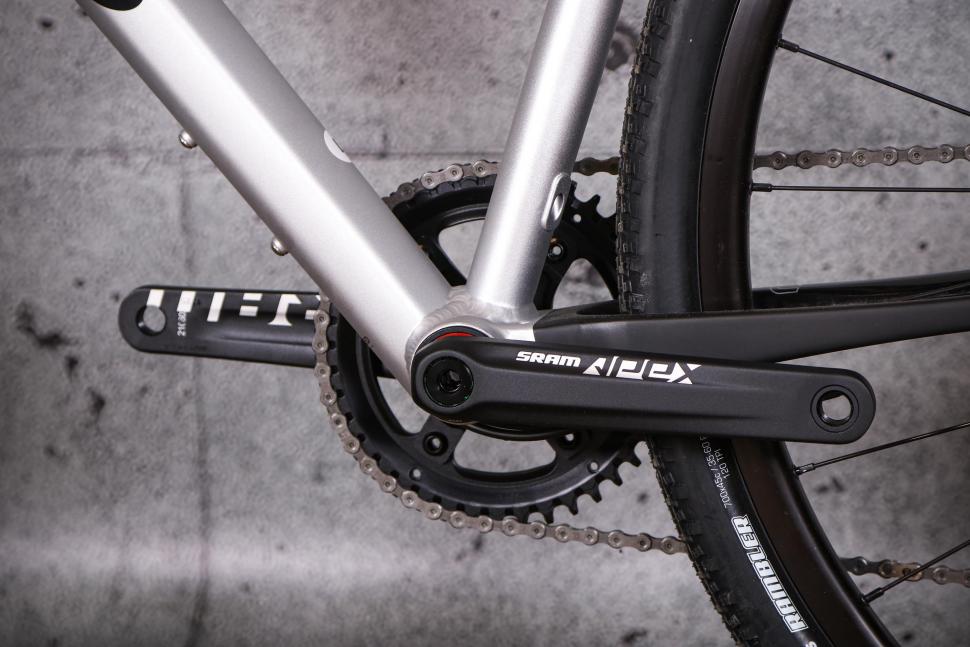 2022 Basso Tera Gravel Apex 1x11 - bottom bracket.jpg