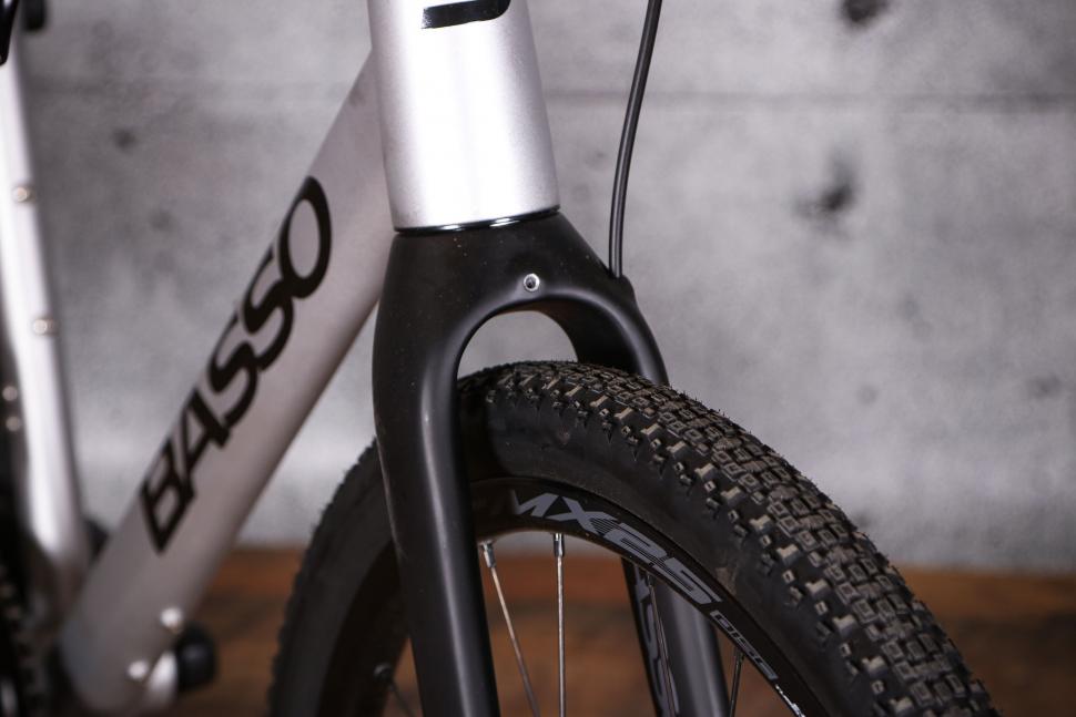 2022 Basso Tera Gravel Apex 1x11 - fork clearance.jpg