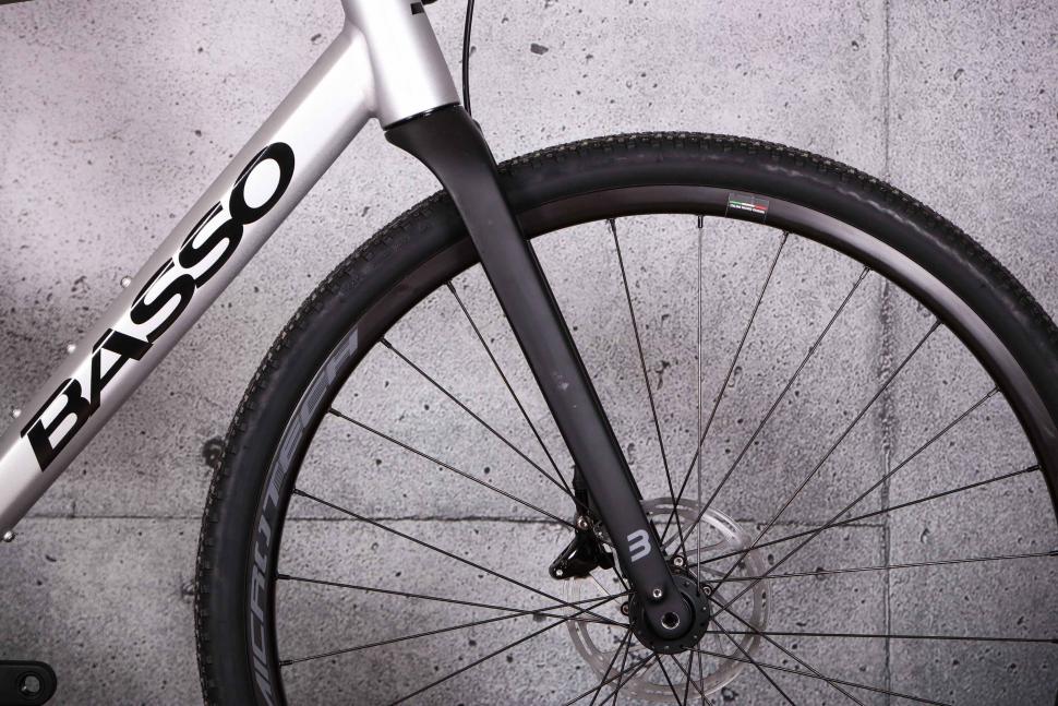 2022 Basso Tera Gravel Apex 1x11 - fork.jpg