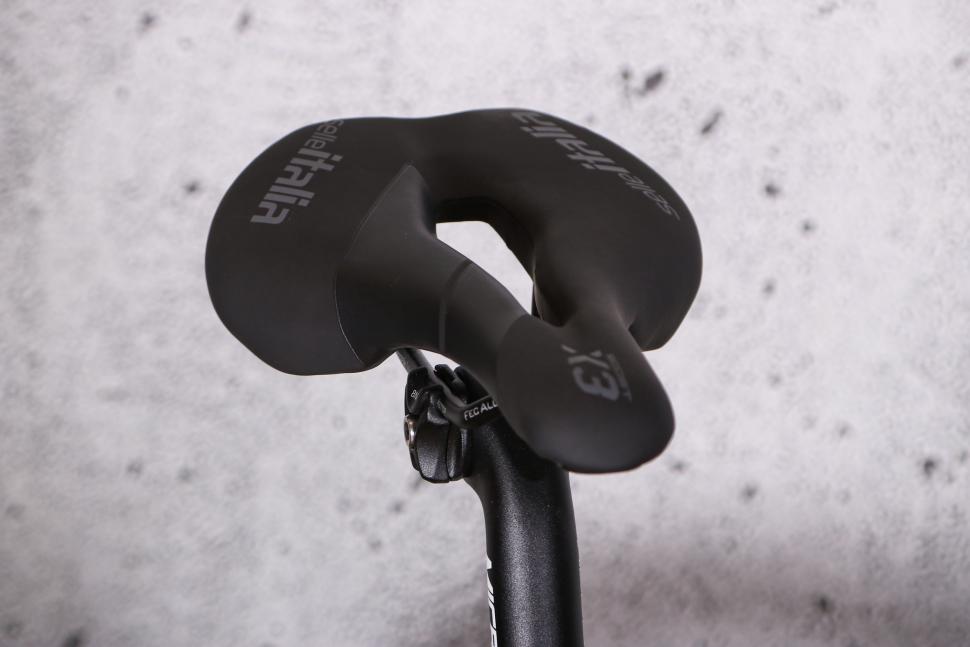 2022 Basso Tera Gravel Apex 1x11 - saddle 2.jpg