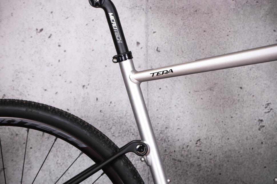 2022 Basso Tera Gravel Apex 1x11 - seat tube junction.jpg