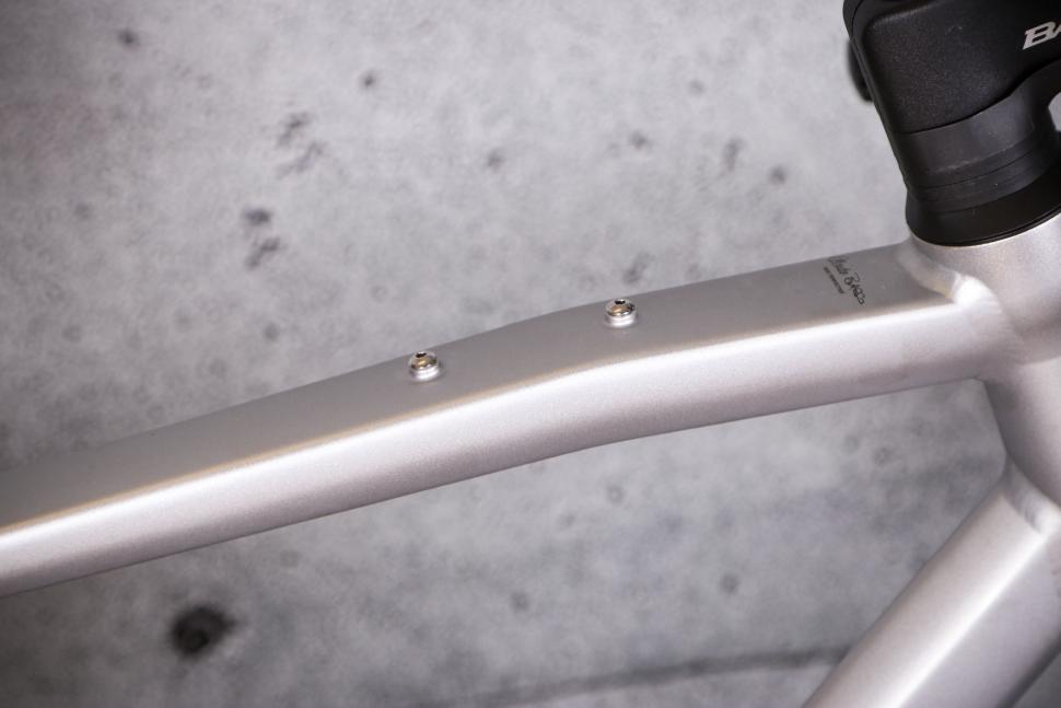 2022 Basso Tera Gravel Apex 1x11 - top tube bosses.jpg