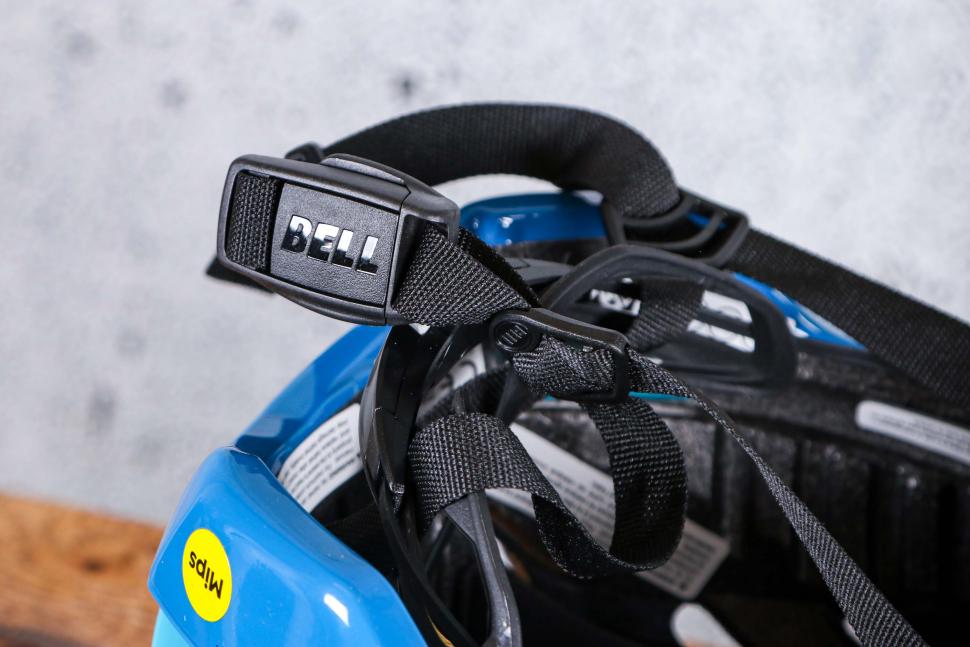 2022 Bell XR Spherical Road Helmet - strap.jpg