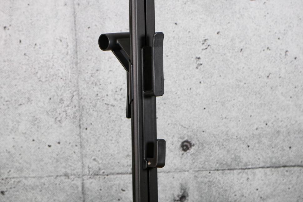 2022 Birzman Feexstand - detail.jpg