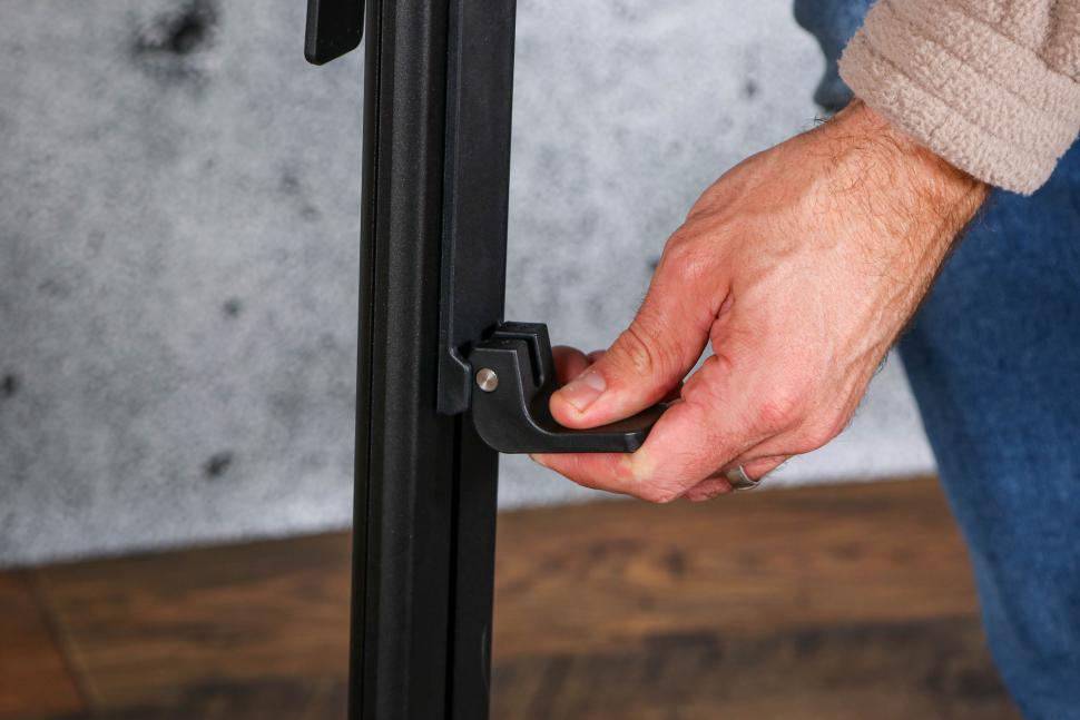 2022 Birzman Feexstand - quick release adjuster.jpg
