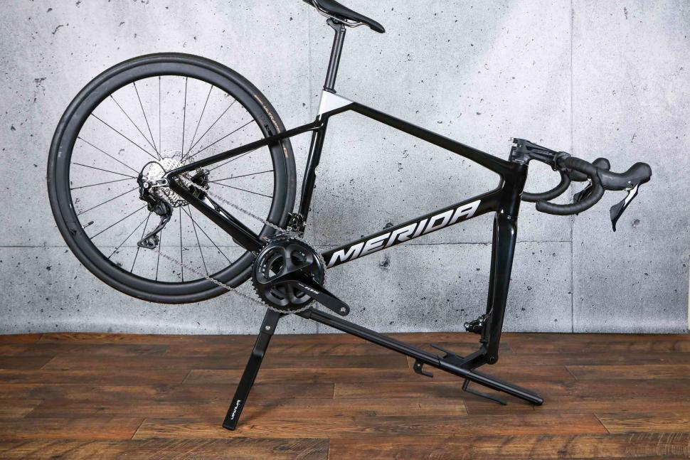 2022 Birzman Feexstand - workstand use 1.jpg