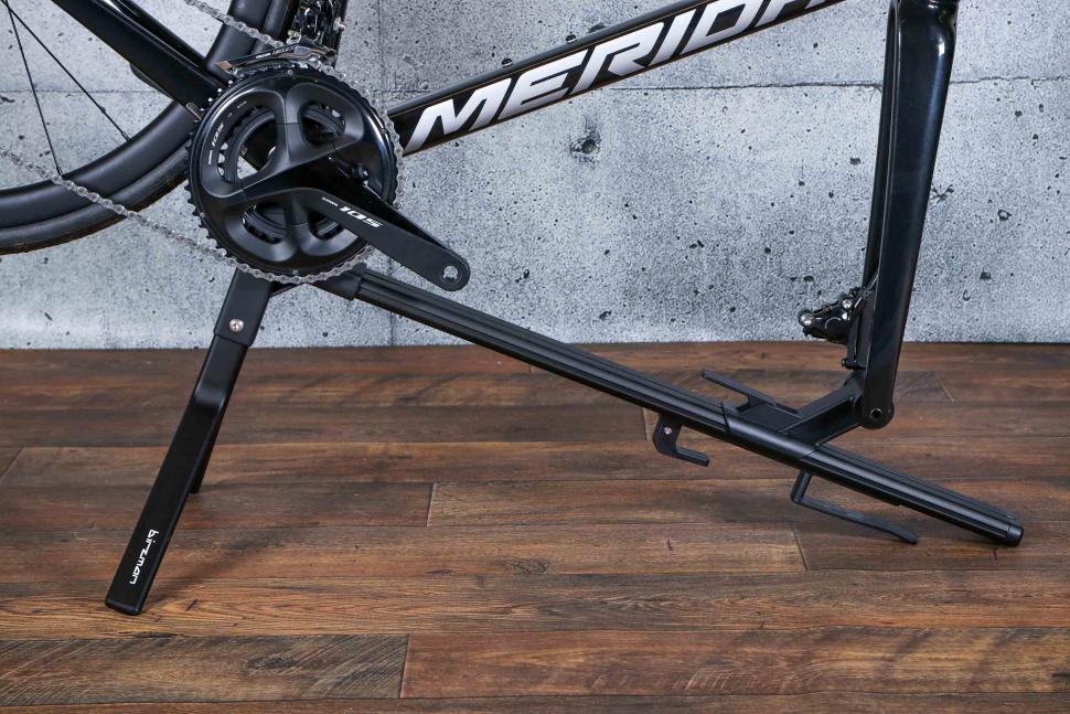 2022 Birzman Feexstand - workstand use 2.jpg