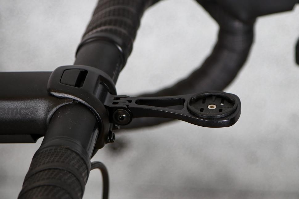 2022 BMC Roadmachine AMP ONE - out front mount.jpg
