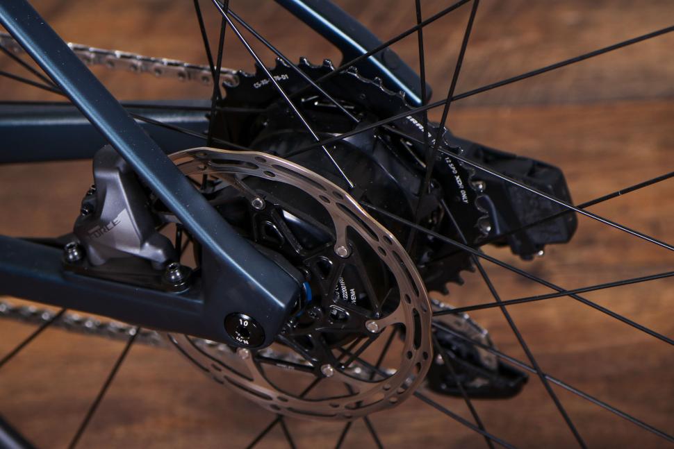 2022 BMC Roadmachine AMP ONE - rear hub motor 3.jpg