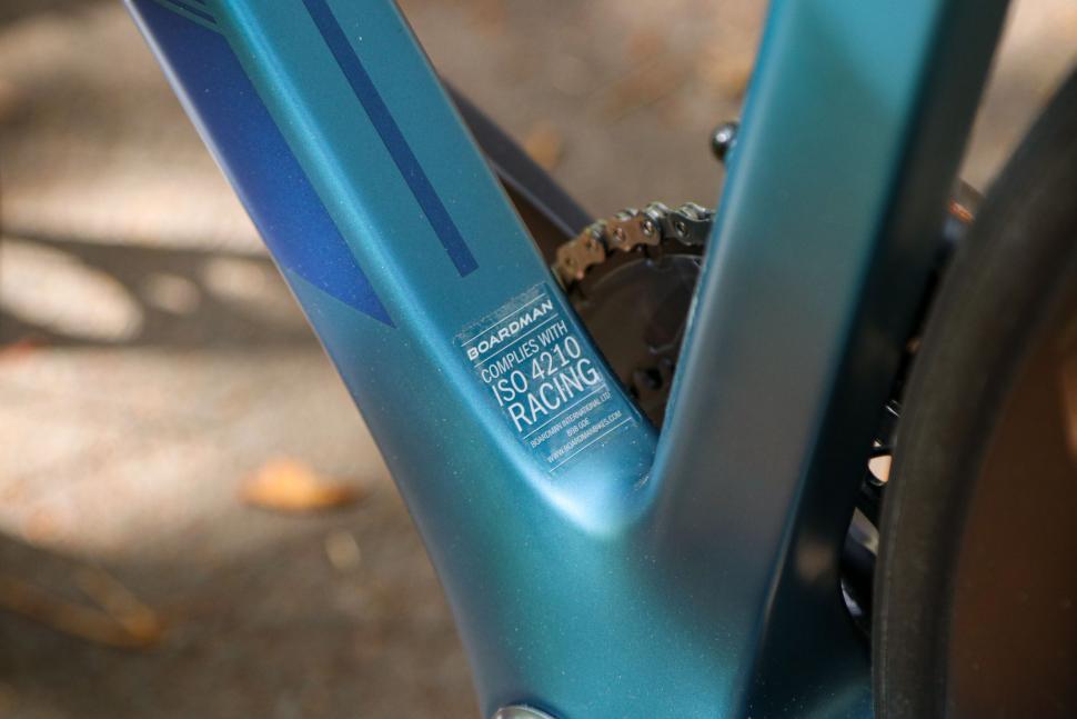 2022 Boardman SLR 9.6 Disc - frame detail 2.jpg
