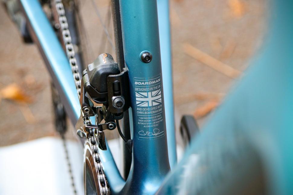 2022 Boardman SLR 9.6 Disc - frame detail.jpg