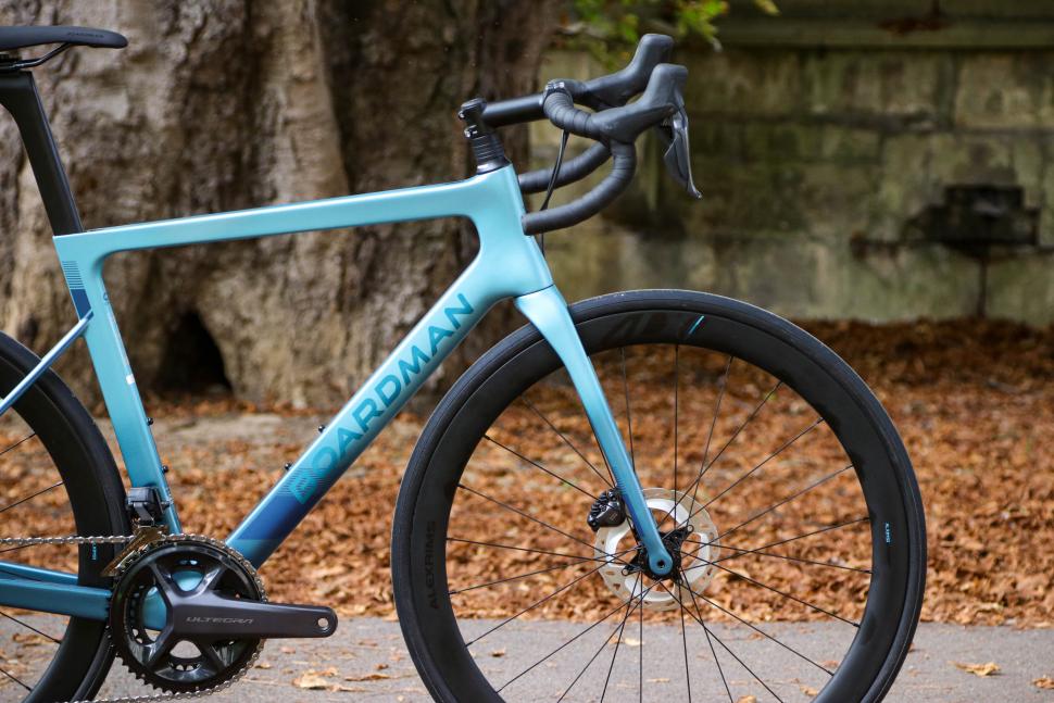 2022 Boardman SLR 9.6 Disc - front.jpg