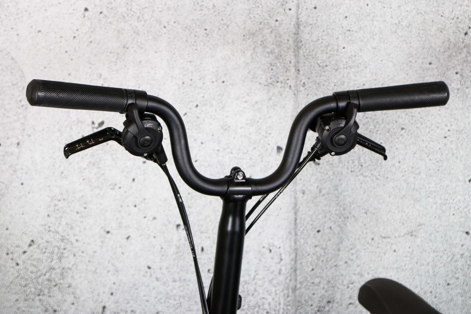 2022 Brompton C Line Explore - bars 2.jpg