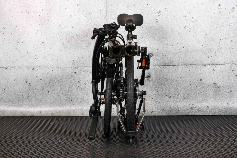 2022 Brompton C Line Explore - folded 3.jpg