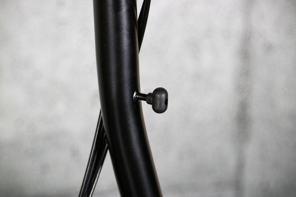 2022 Brompton C Line Explore - handlebar folding catch.jpg