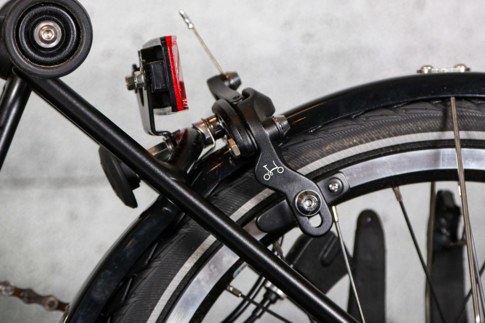 2022 Brompton C Line Explore - rear brake.jpg