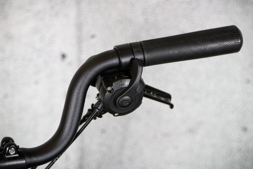 2022 Brompton C Line Explore - thumb shifter.jpg