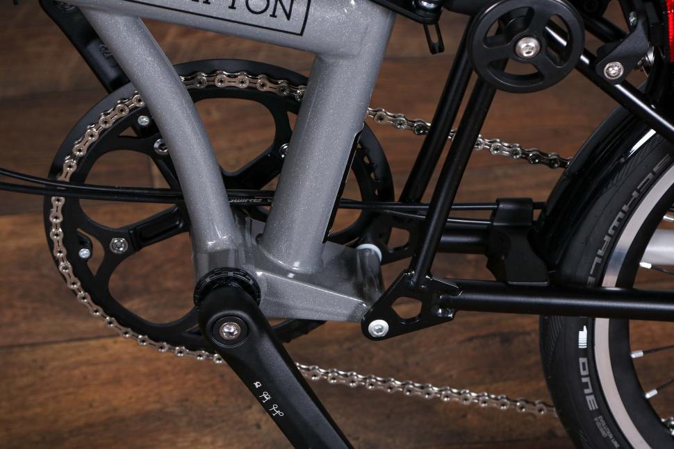 2022 Brompton P Line Urban Storm Grey High - frame detail.jpg