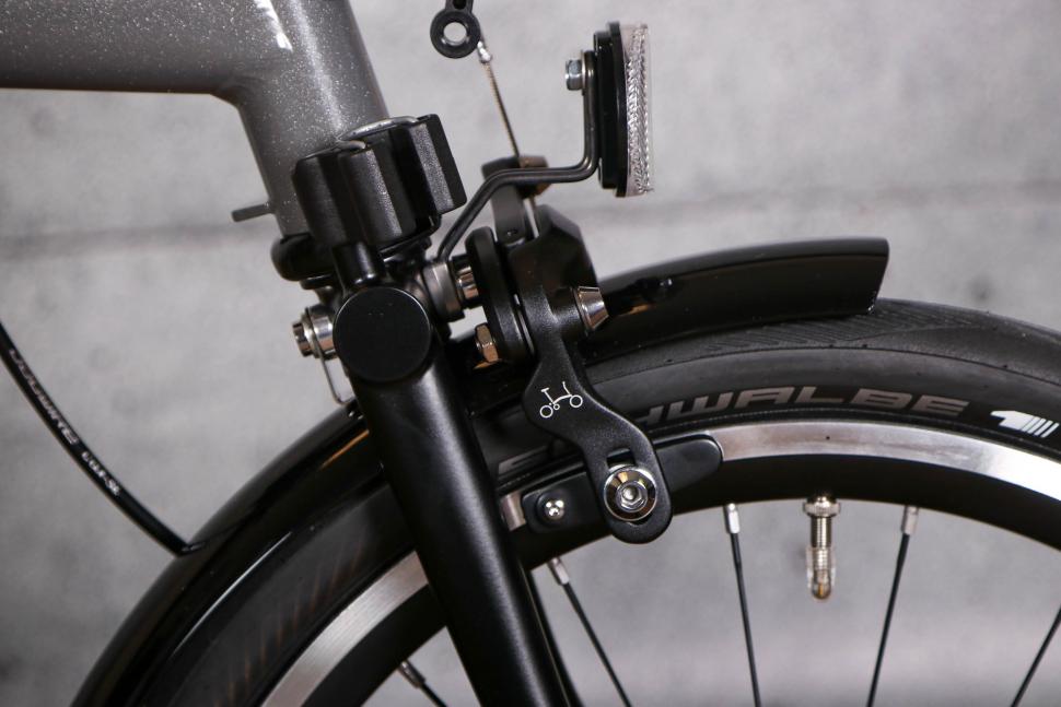 2022 Brompton P Line Urban Storm Grey High - front brake.jpg
