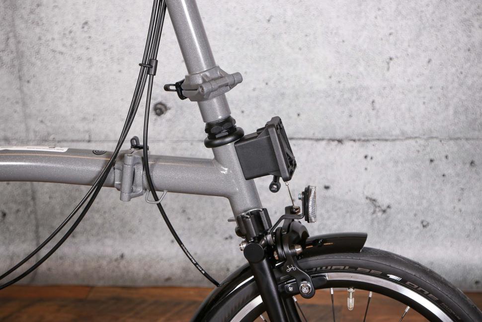 2022 Brompton P Line Urban Storm Grey High - head tube.jpg
