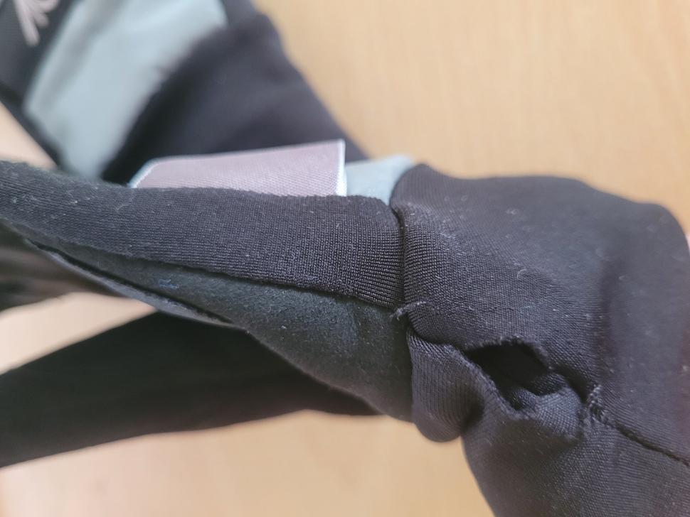 2022 Cafe du Cycliste Audax Cycling Glove - stitching.jpg