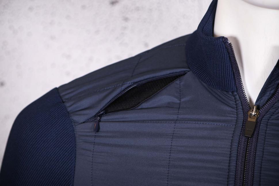 2022 Cafe Du Cycliste Leonie Mens Insulated Cycling Jacket - vent.jpg