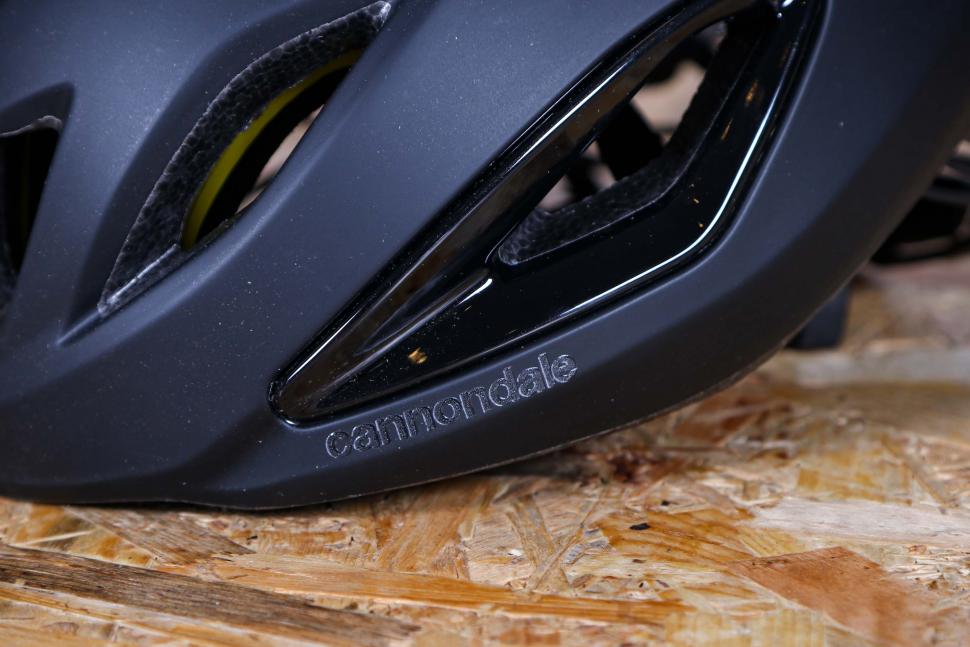 2022 Cannondale Intake MIPS Adult Helmet - logo detail.jpg