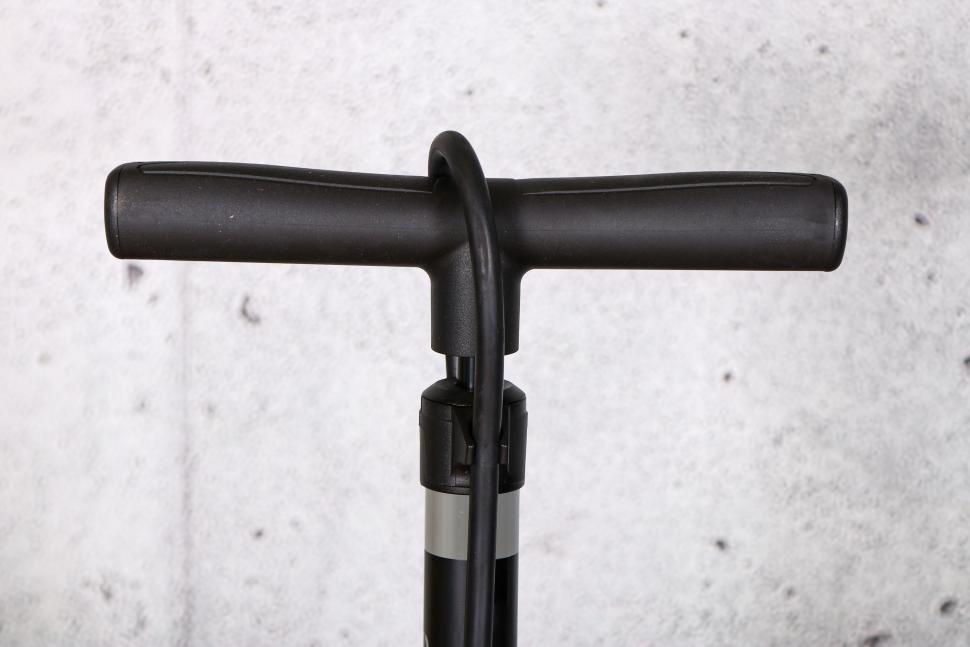 2022 Cannondale Precise Floor Pump - handle.jpg