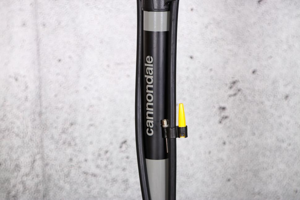 2022 Cannondale Precise Floor Pump - shaft.jpg