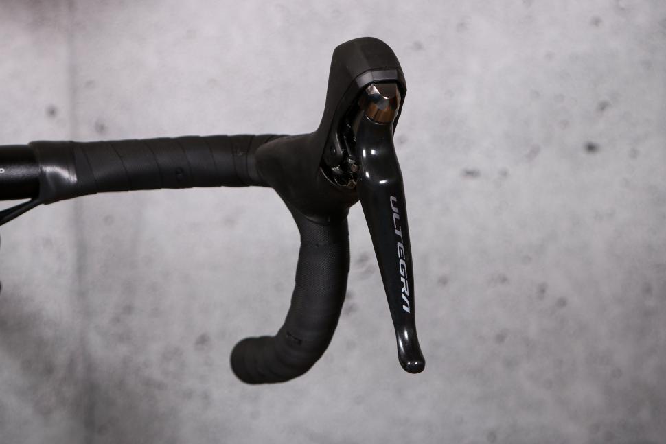 2022 Cannondale Synapse 2 RL - lever.jpg