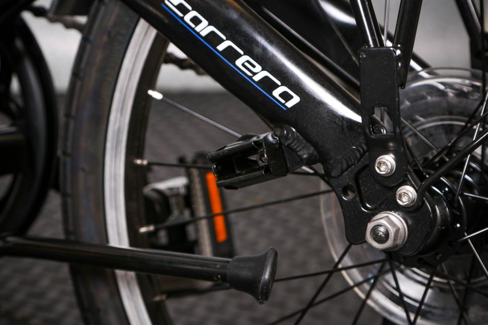 2022 Carrera Intercity Folding Bike - folding catch 2.jpg