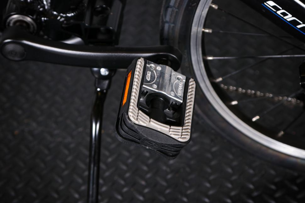 2022 Carrera Intercity Folding Bike - pedal 1.jpg