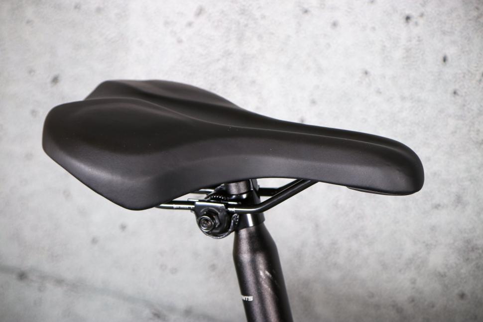 2022 Carrera Intercity Folding Bike - saddle.jpg
