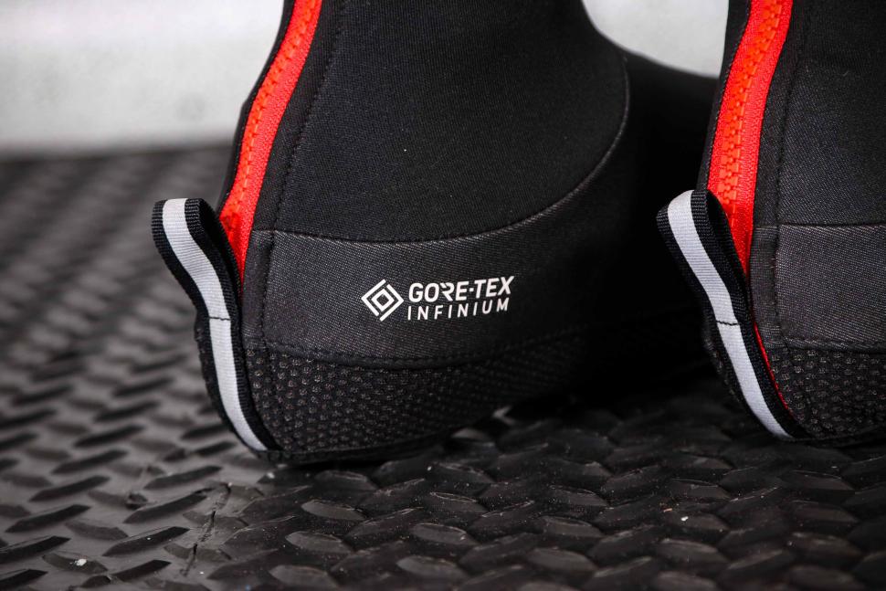 2022 Castelli Perfetto Shoe Covers - Gore-Tex logo.jpg