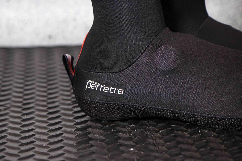 2022 Castelli Perfetto Shoe Covers - Perfetto logo.jpg