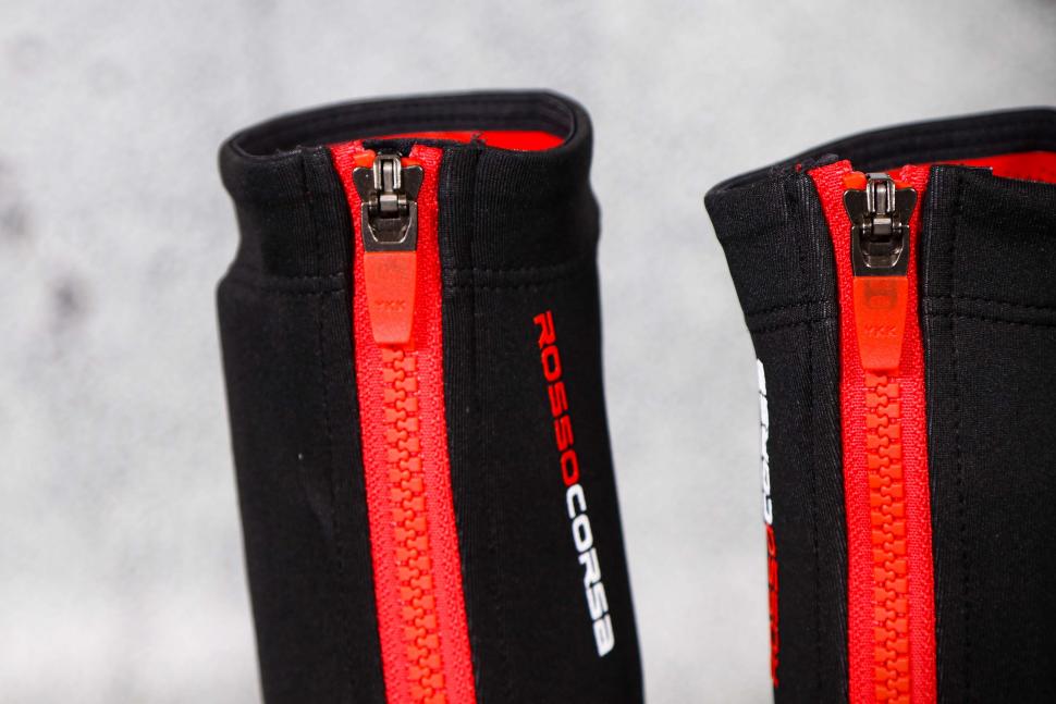 2022 Castelli Perfetto Shoe Covers - zip detail.jpg