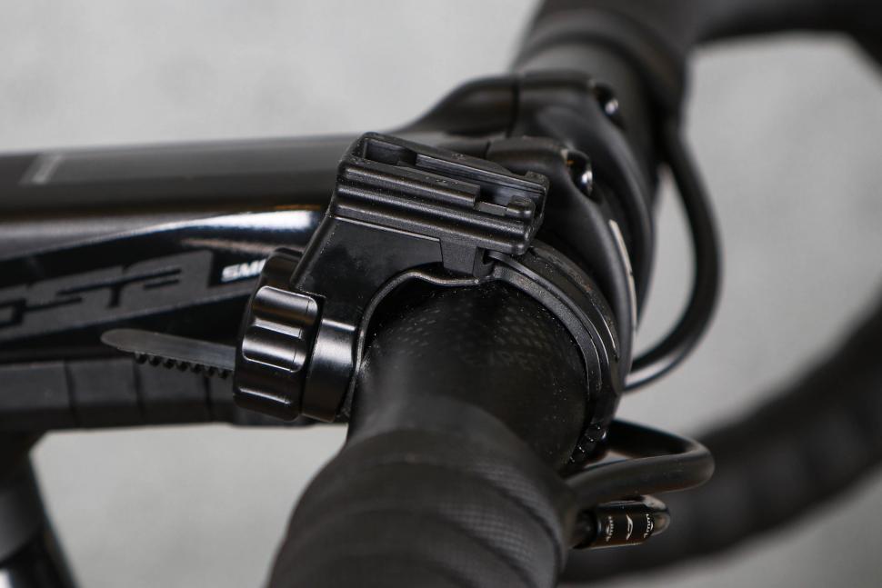 2022 Cateye VOLT 1700 - mount.jpg