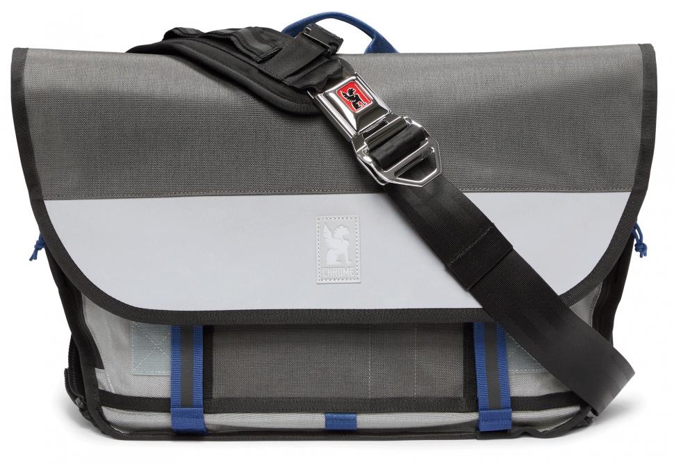 2022 Chrome Industries Burran III messenger bag FOG - 1