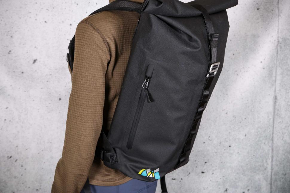 2022 Craft Cadence Roll Top Waterproof Backpack - 21 Litres - side 2.jpg