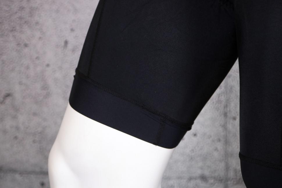 2022 Craft Essence Bib Shorts M - cuff.jpg
