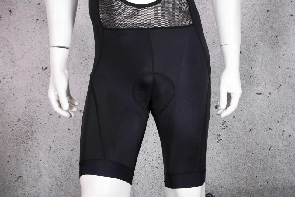 2022 Craft Essence Bib Shorts M - legs front.jpg